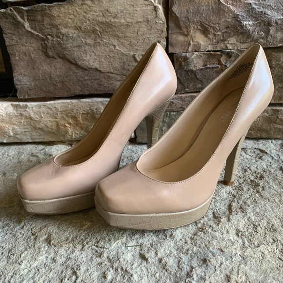Nine West Nude Leather Platform Pumps - Picture 4 of 9